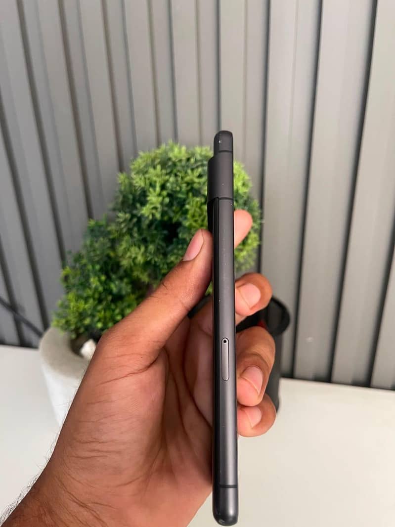 Google Pixel 7 4