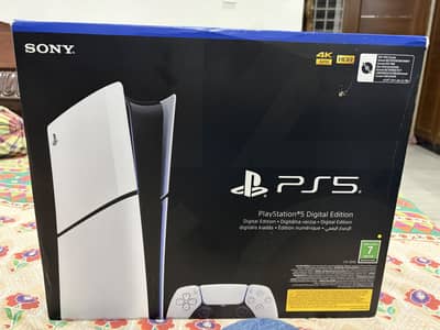 ps5 slim with box (3 months used)