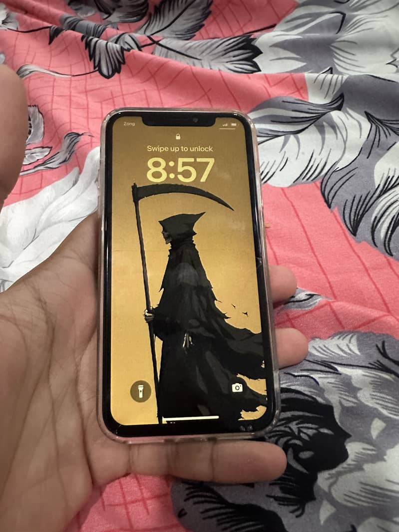 Apple iPhone XS 1