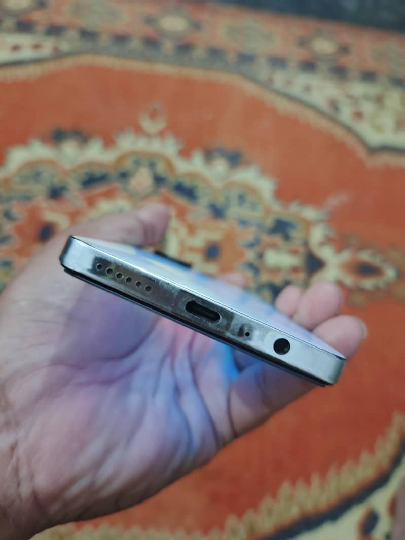 Tecno CAMON 20 Complete Box 4