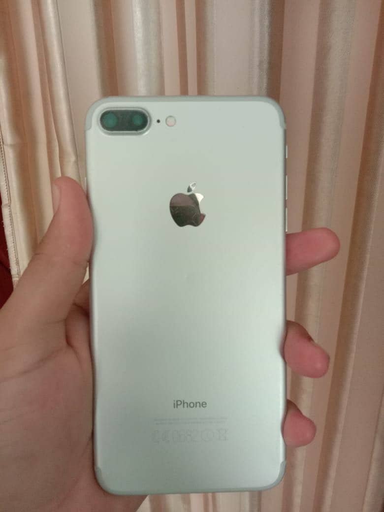 Apple iPhone 7 Plus 1