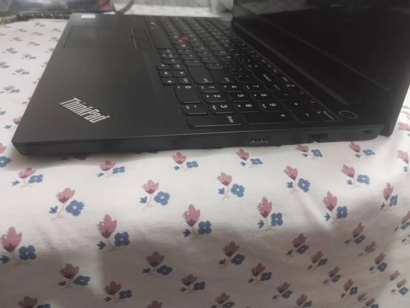 Lenovo E15 Thinkpad 1