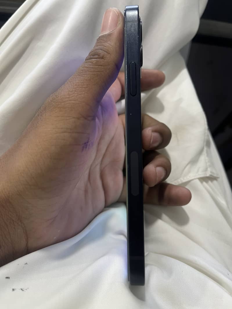 Apple iPhone 12 4