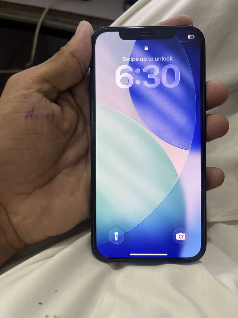 Apple iPhone 12 6
