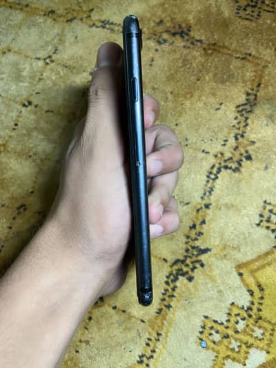 Apple iPhone 7
