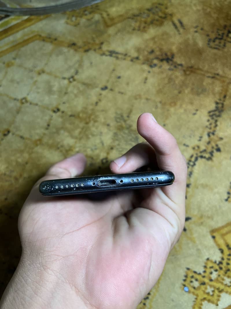 Apple iPhone 7 1
