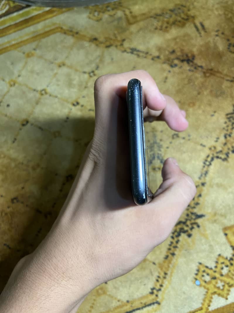 Apple iPhone 7 2