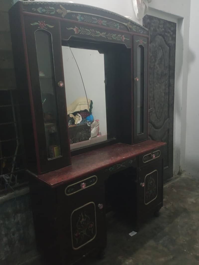 dressing table 0