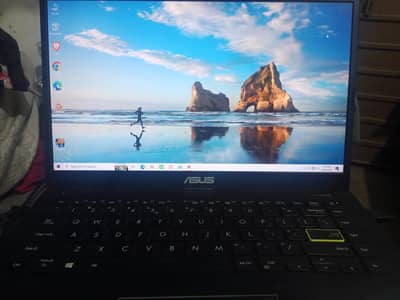 ASUS E410MA 4GB 256GB - Swollen Battery - Direct Charger pe OK`