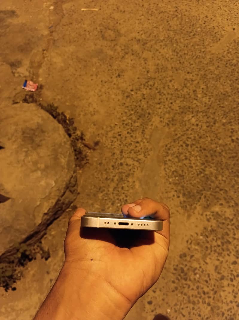 Apple iPhone 12 mini 4