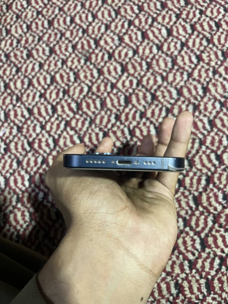 Apple iPhone 13 1