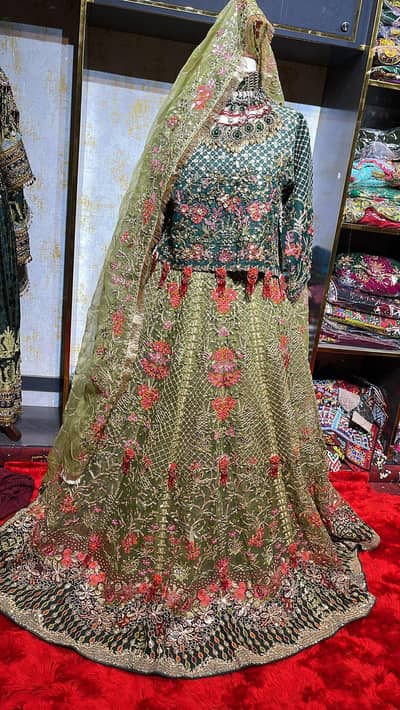 Mehandi choli lehanga