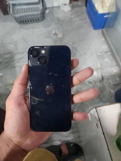 Apple iPhone 13
