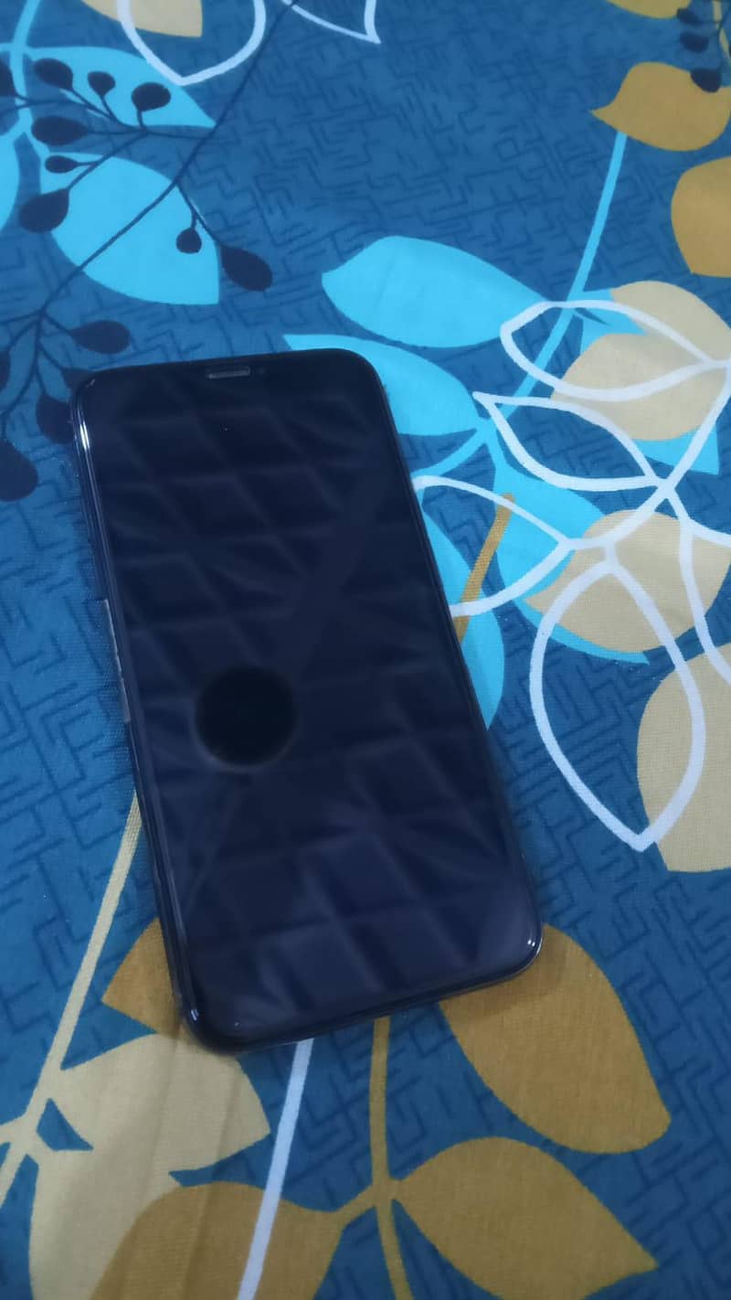 Apple iPhone X 4
