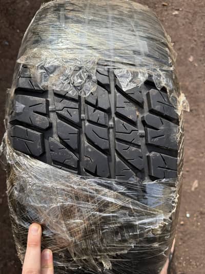 GITI 4x4 AT70.285/60R18 (slightly used)
