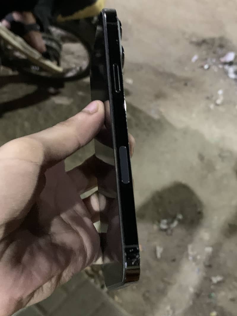 Apple iPhone 13 Pro Max 2