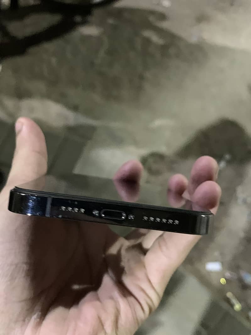 Apple iPhone 13 Pro Max 3