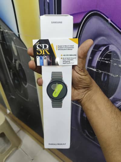 Samsung watch 7 box paik non active   Rs 50000 market Rs