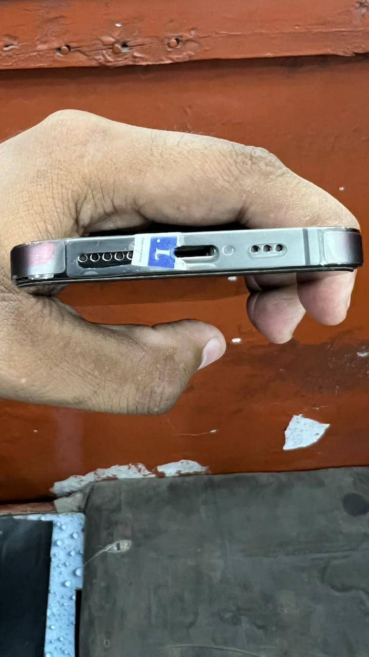 Apple iPhone 13 Pro 1