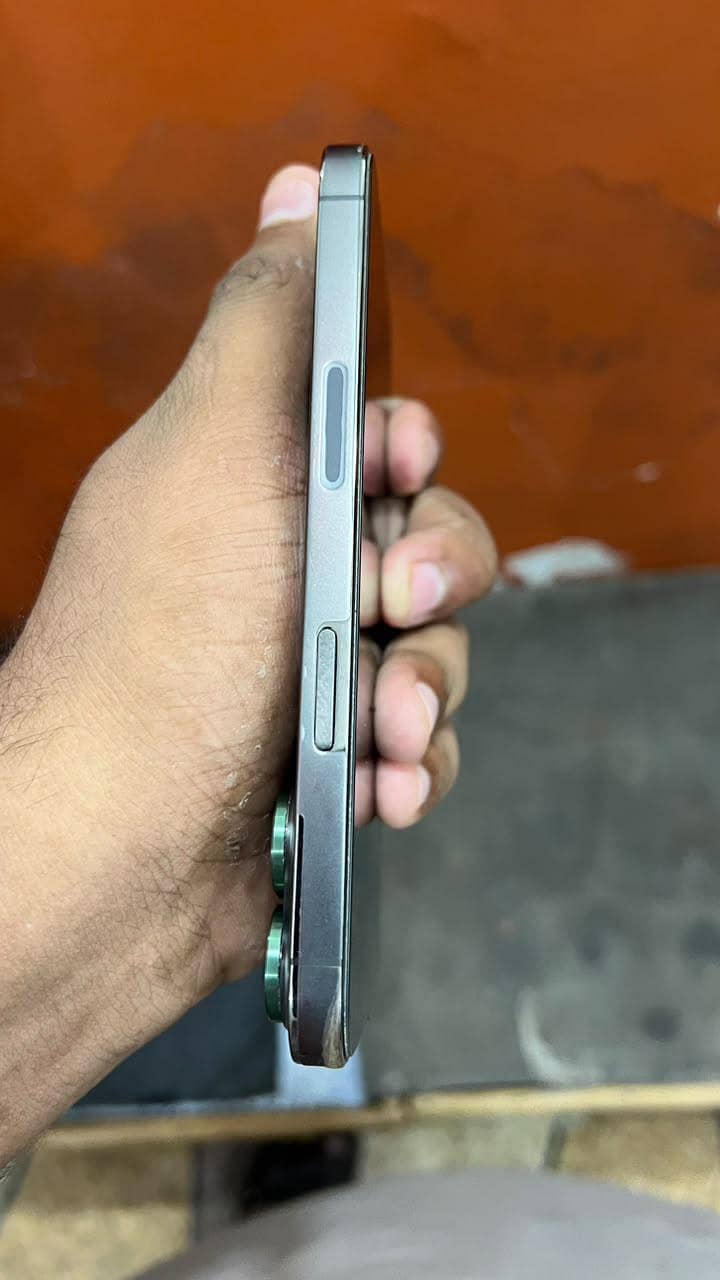 Apple iPhone 13 Pro 4