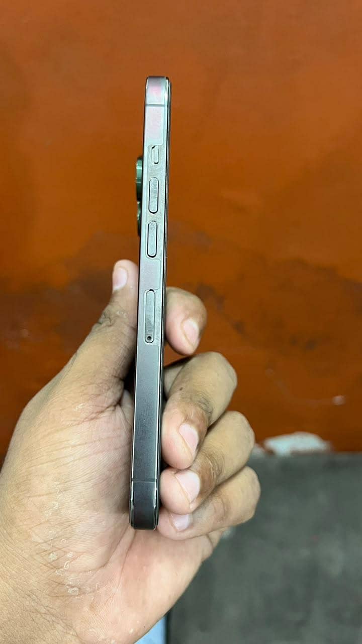 Apple iPhone 13 Pro 6