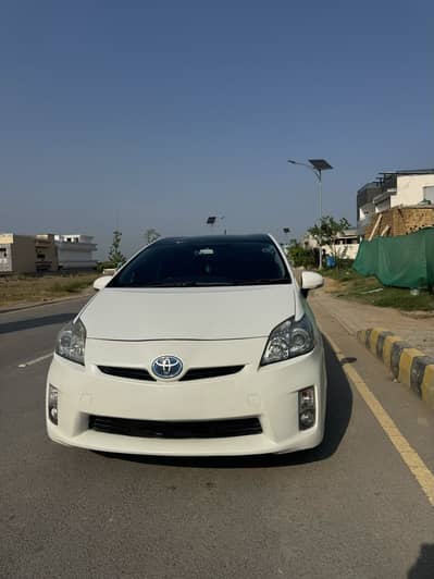 Toyota Prius 1.8 S LED | 2011 Model | 2014 Import
