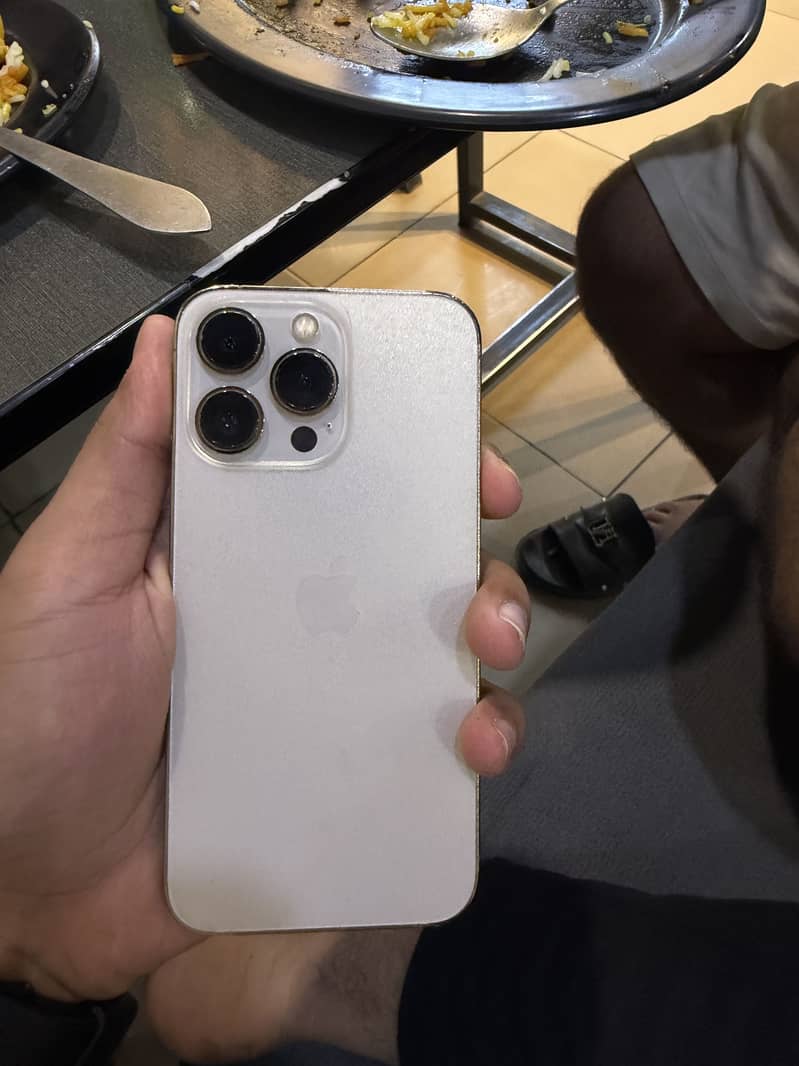 Apple iPhone 13 Pro 2