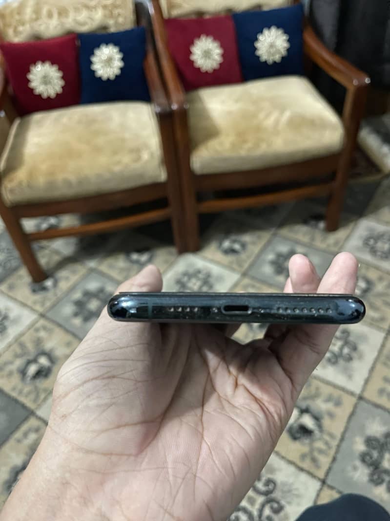 Apple iPhone 11 Pro Max 3