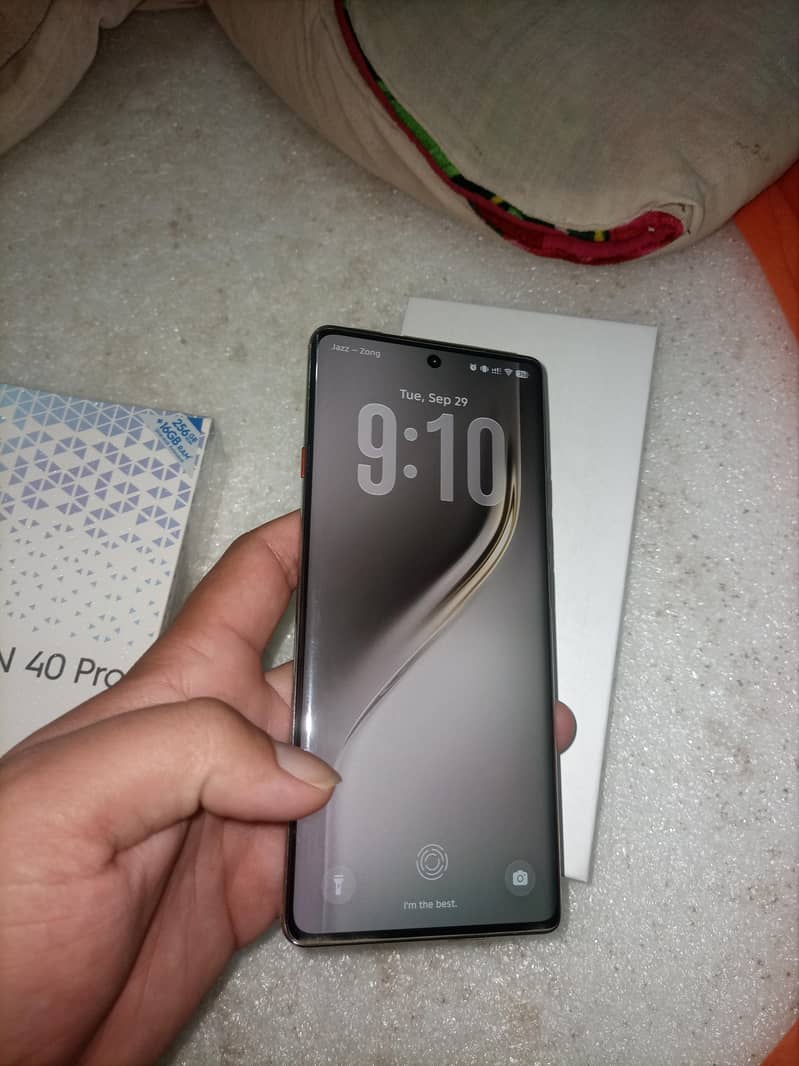Tecno CAMON 40 Pro 3