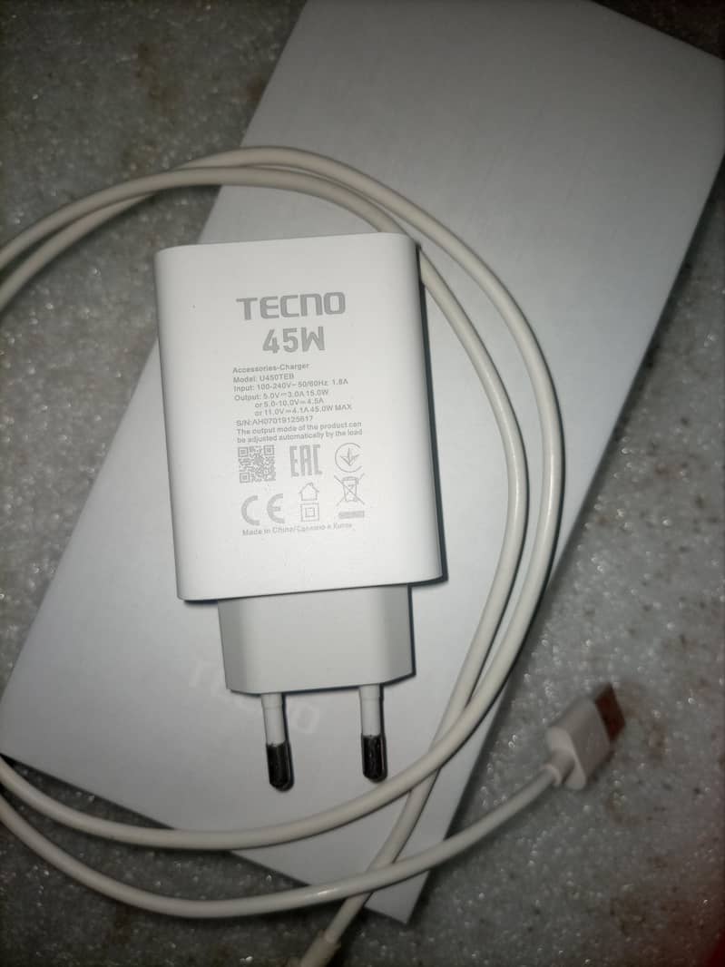 Tecno CAMON 40 Pro 4