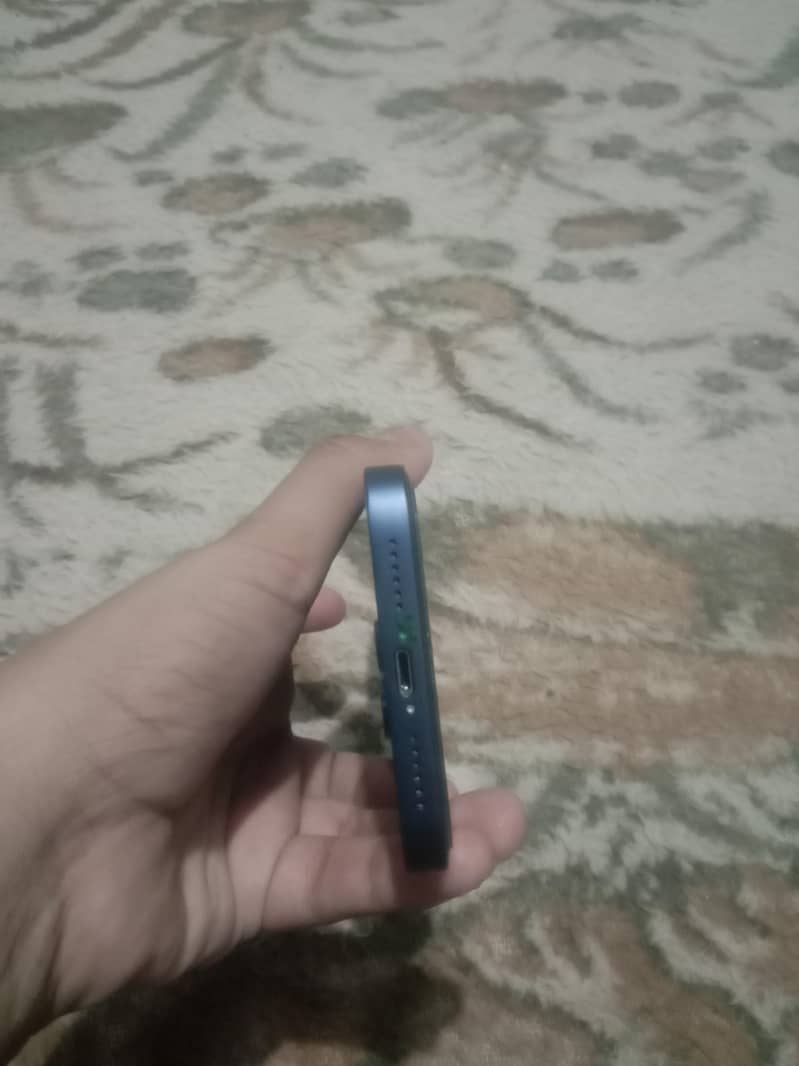 Apple iPhone XR 4