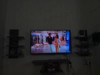 Samsung TV for sale.