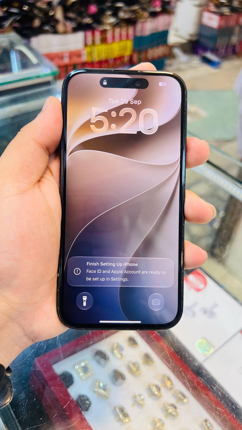 Apple iPhone 15 6