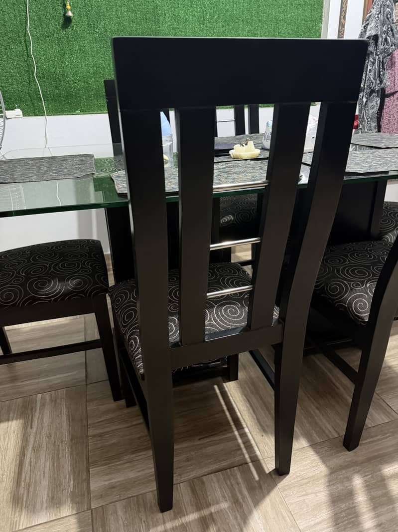 Dining Table With 6 chairs 2
