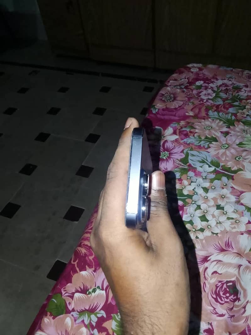 Apple iPhone 14 Pro 1