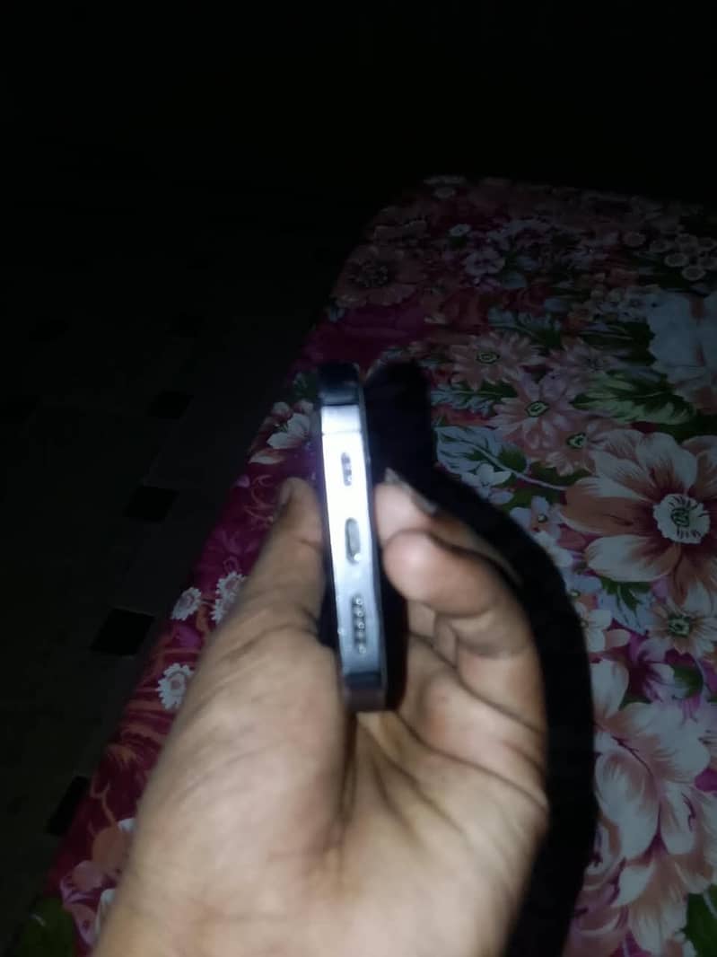 Apple iPhone 14 Pro 2