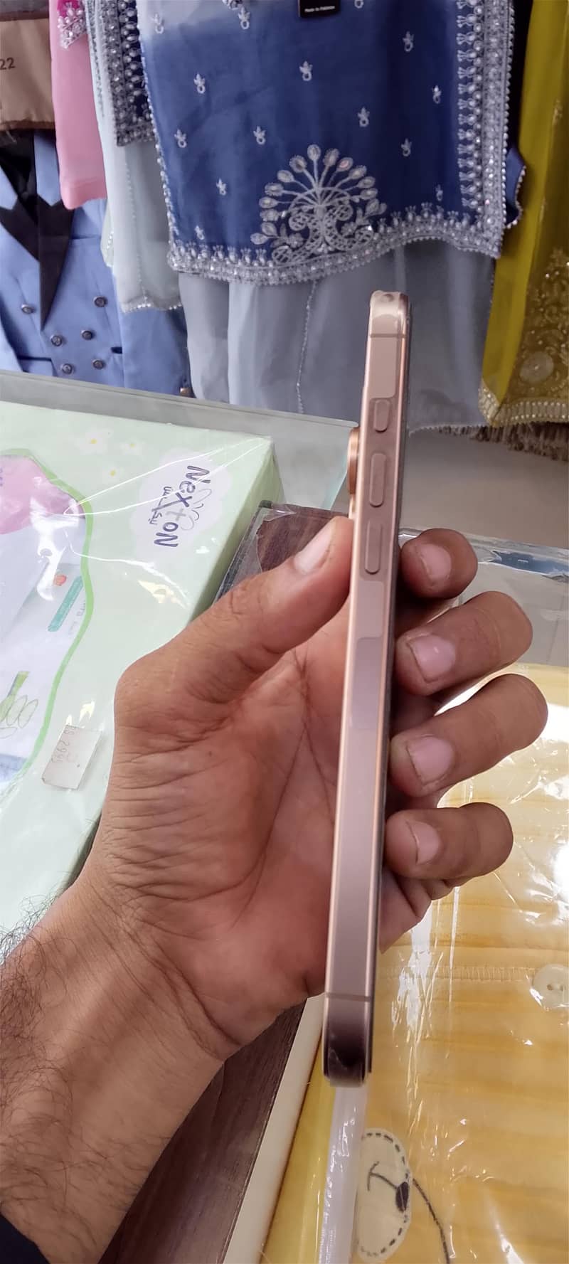 Apple iPhone 16 Pro Max 1