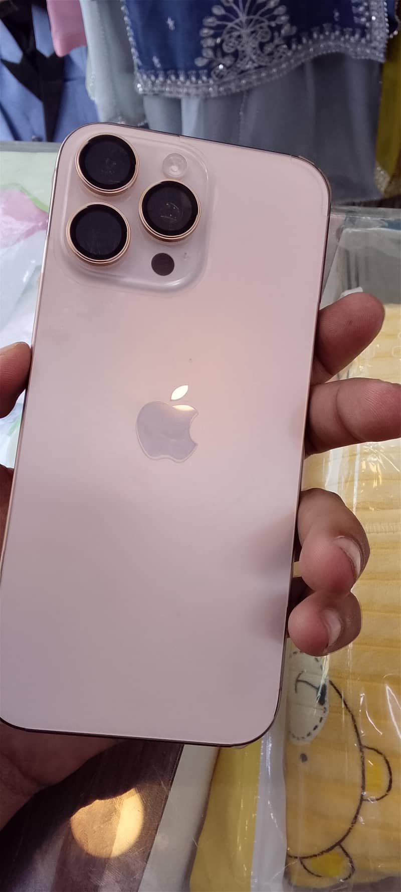 Apple iPhone 16 Pro Max 3