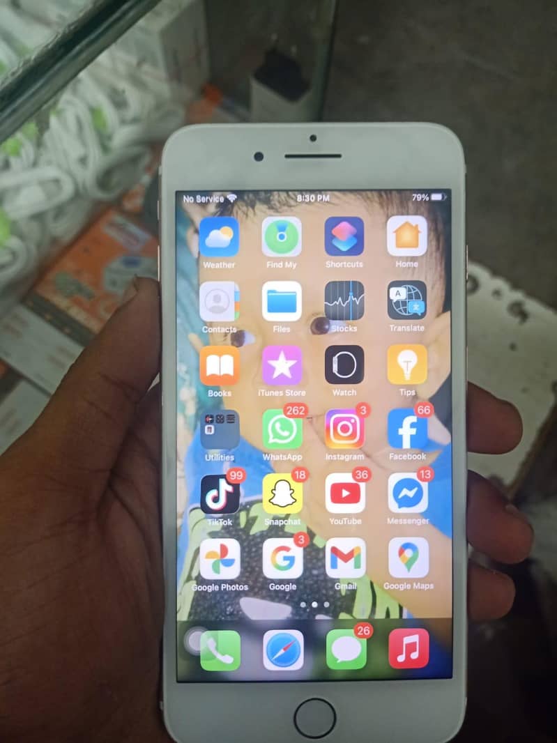 Apple iPhone 7 Plus 1