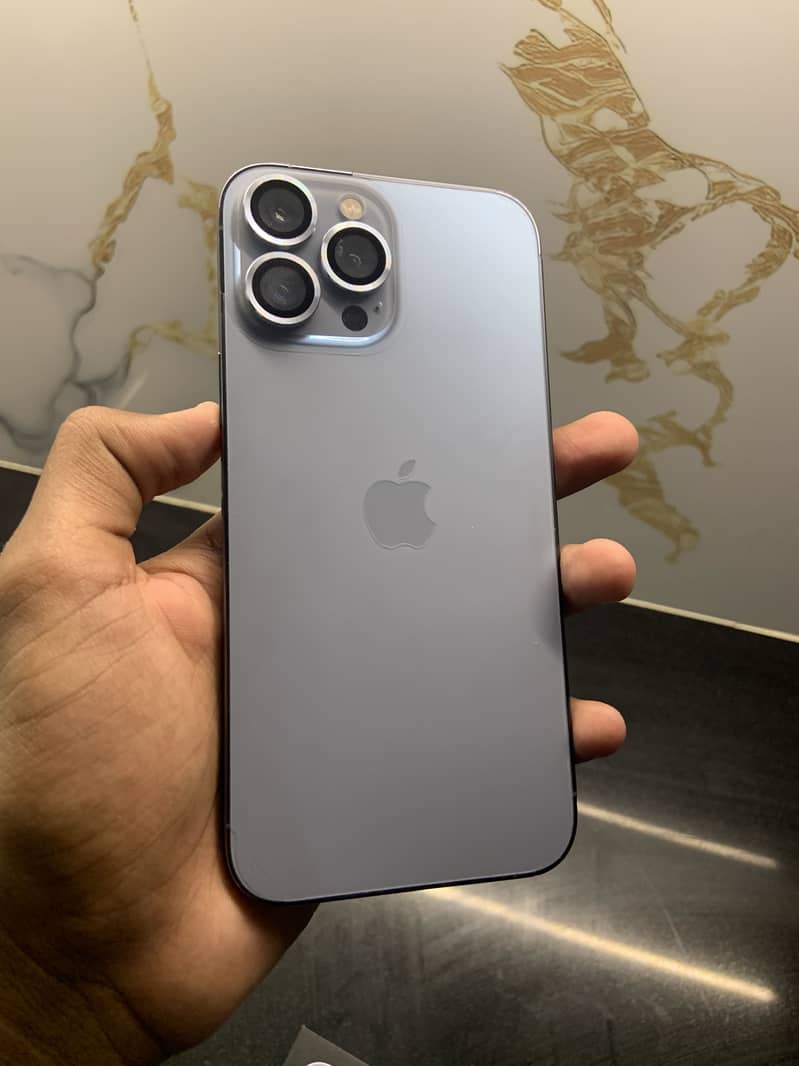 Apple iPhone 13 Pro Max 0