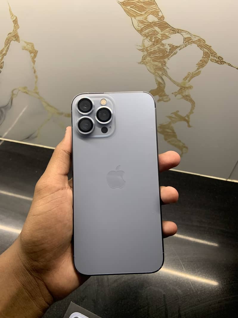 Apple iPhone 13 Pro Max 4