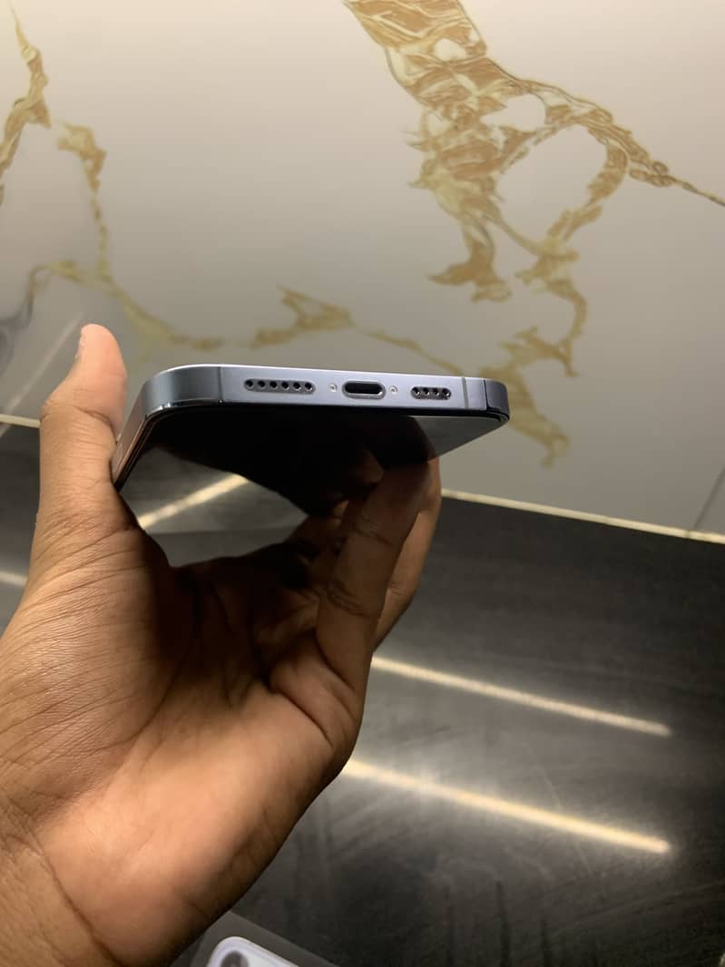 Apple iPhone 13 Pro Max 6