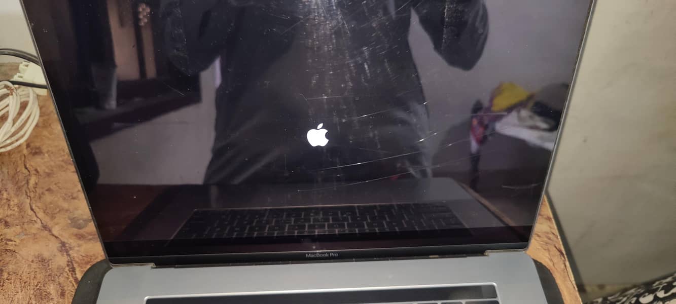 Mac book Pro 2016 model 2