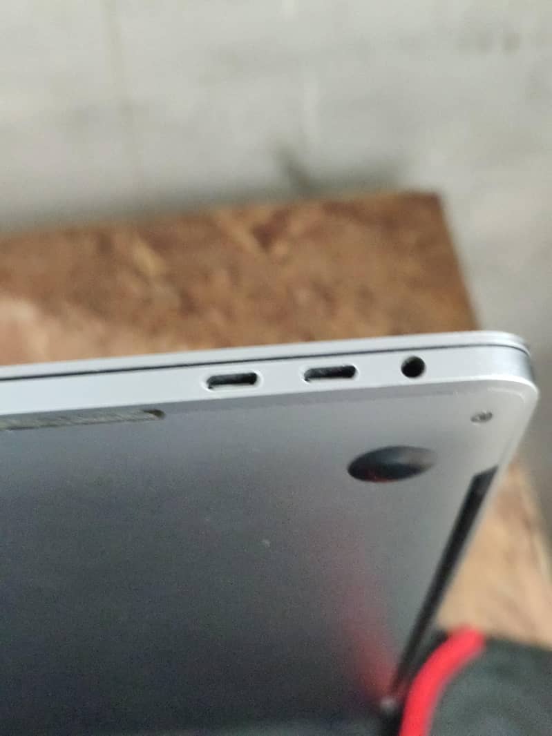 Mac book Pro 2016 model 6
