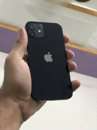 Apple iPhone 12 (64GB)