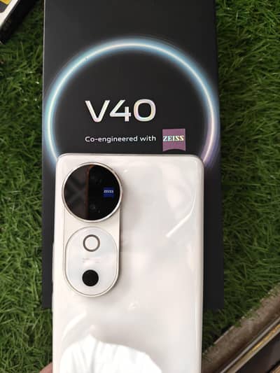 Vivo V40
