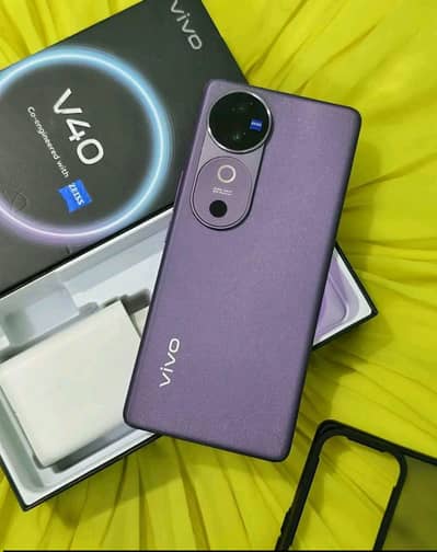 v40 5G 12256gb PTA approved 10,by 10 condition