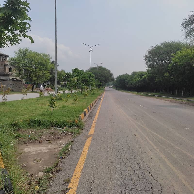 CLOSED END STREET 600 SQUARE YARD PLOT 1