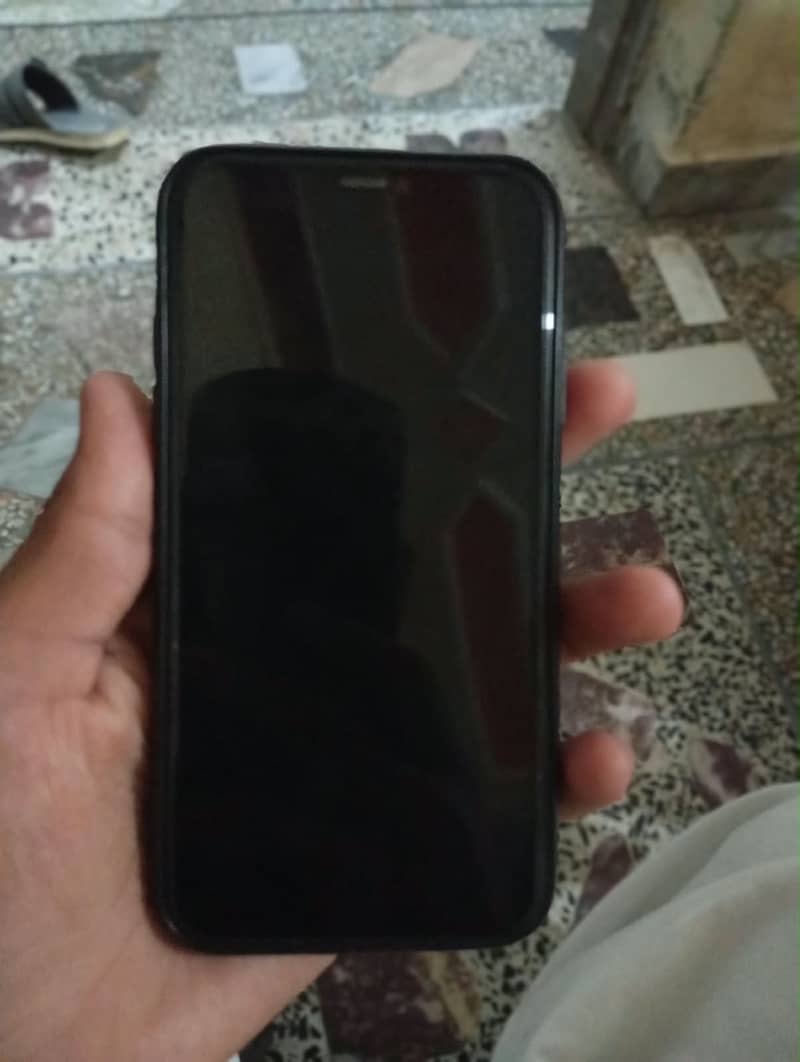 Apple iPhone 11 3