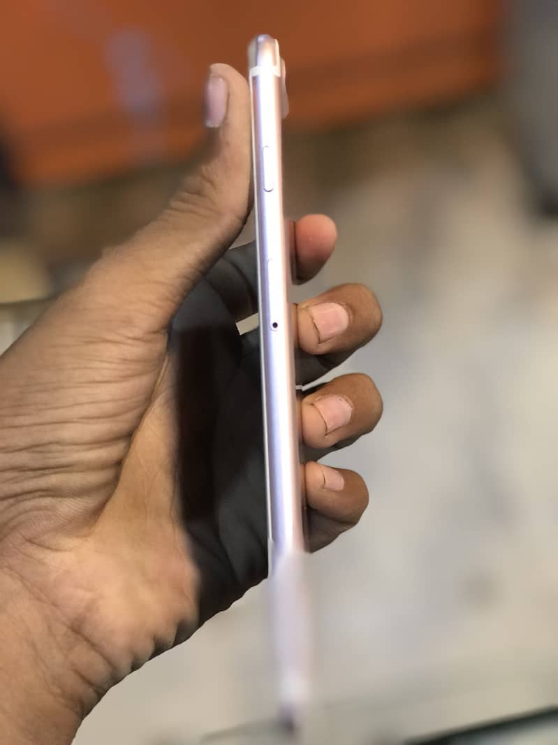 Apple iPhone 7 Plus 2